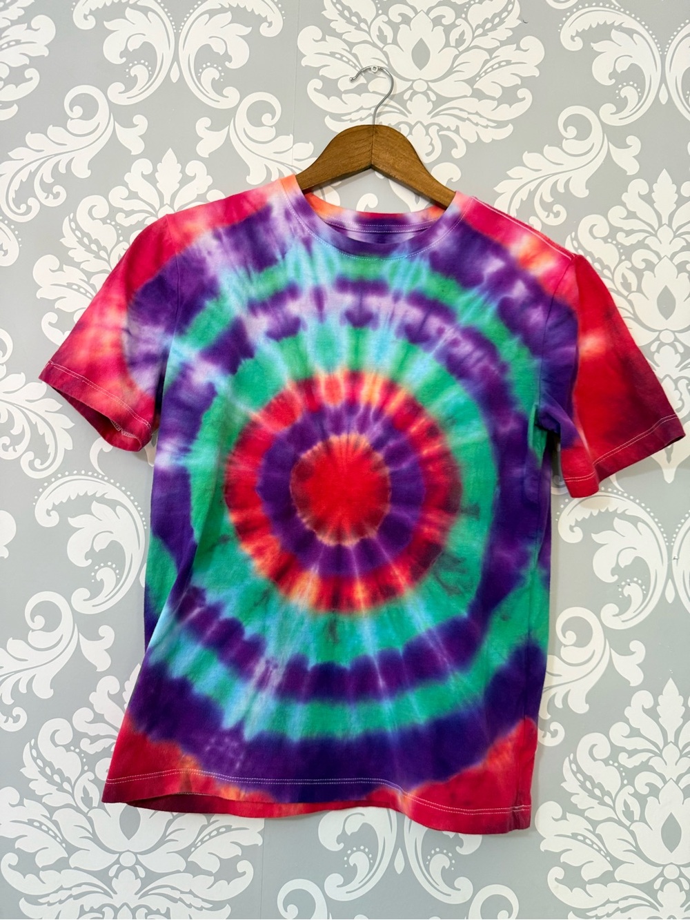 💫10/$25 • Old Navy Tie-Dye Spiral Short Sleeve Tee